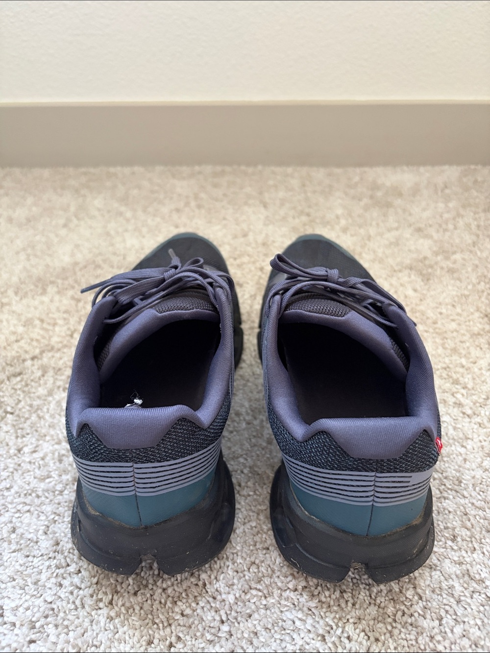 On Running Cloud Sneakers - Picture 3 of 5